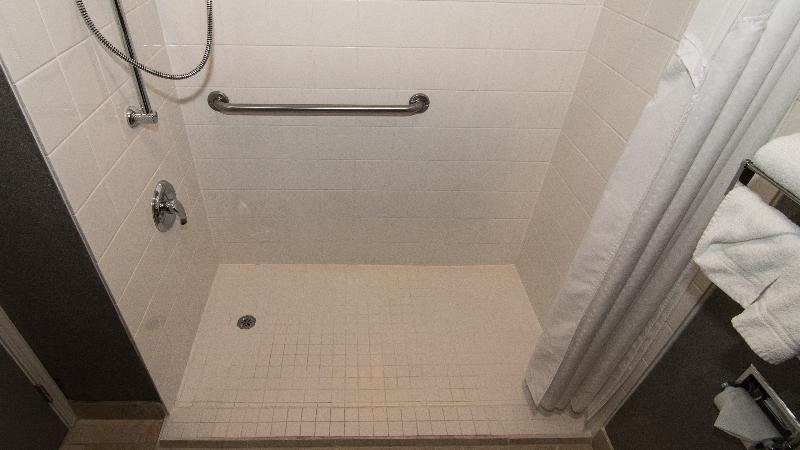 Standardzimmer Kingsize Bett, Doubletree By Hilton Kelowna