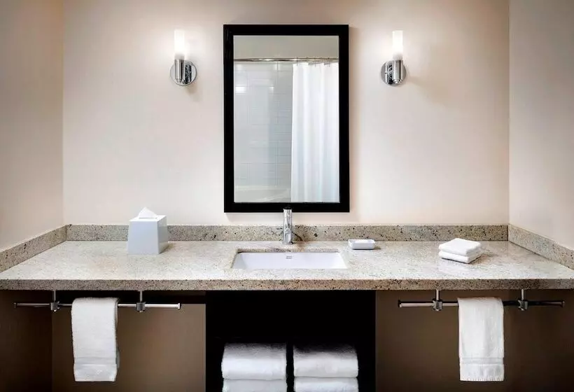 اتاق استاندارد با 2 تخت دوبل, Four Points By Sheraton Mississauga  Meadowvale