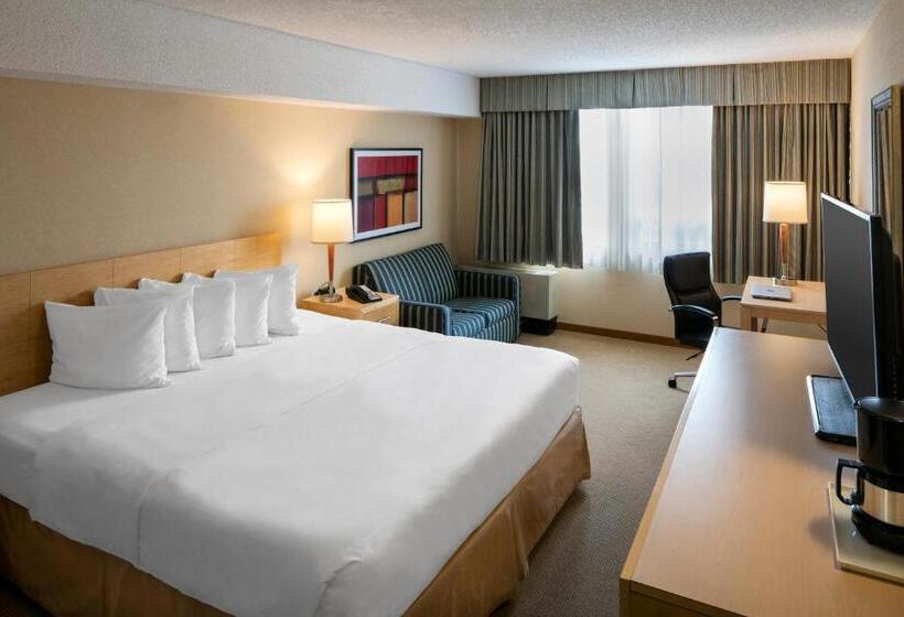 标准间, Quality Inn And Suites Montreal East