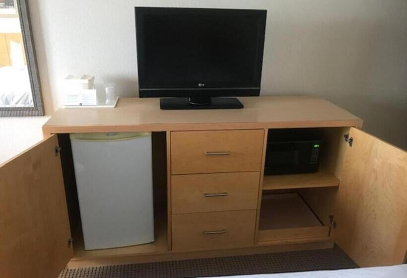 标准间, Quality Inn And Suites Montreal East