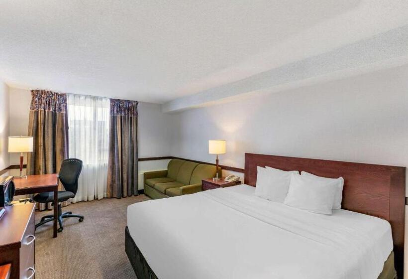 キングサイズベッドのスイートルーム, Quality Inn And Suites Montreal East