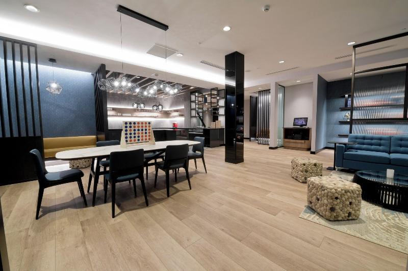 俱乐部房间, Sheraton Laval