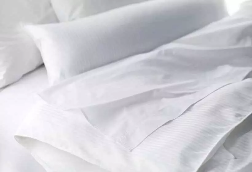 اتاق استاندارد با تخت دوبل, Sheraton Montreal Airport