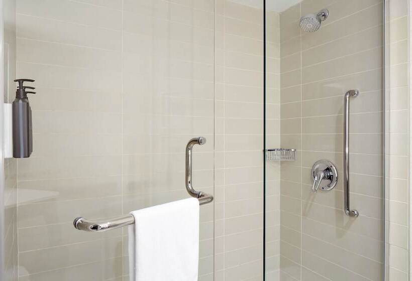 Номер Deluxe, Sheraton Montreal Airport