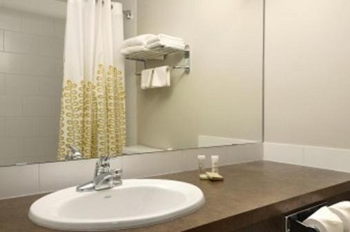 غرفة قياسية سرير كينج, Super 8 By Wyndham Innisfail