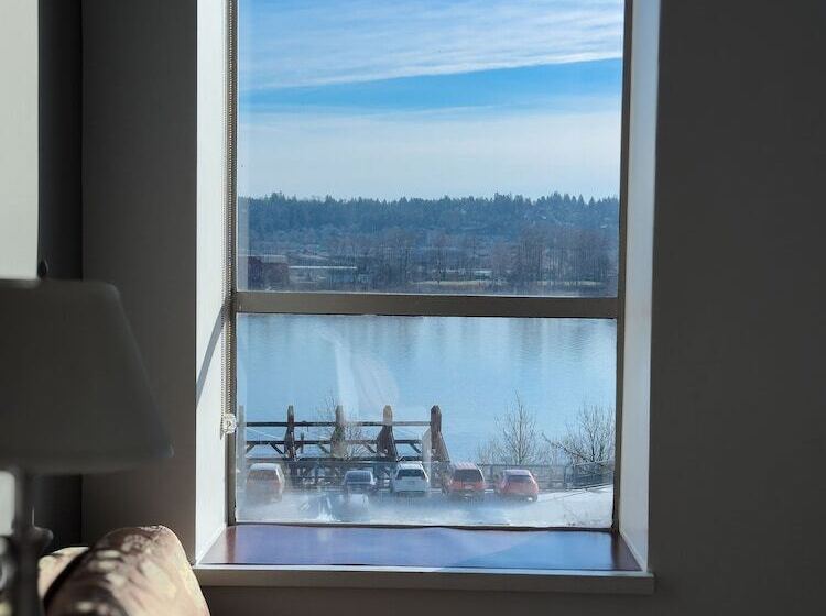 豪华房间, The Met