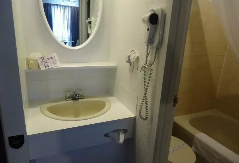 スーペリアールーム, Motel à La Brunante