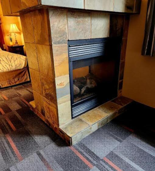 غرفة قياسية سرير كينج, Rundle Mountain Lodge