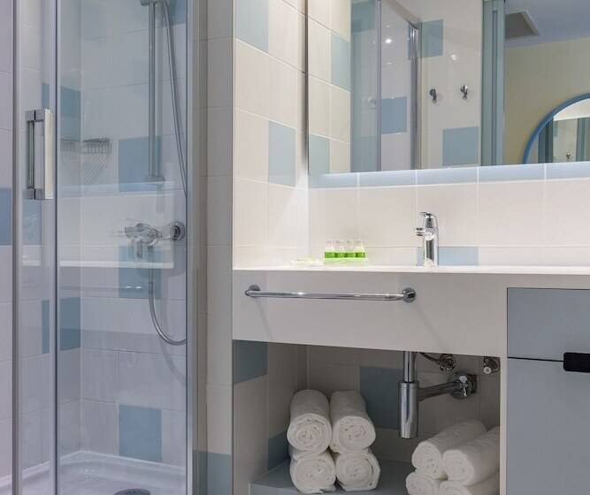 اتاق خانوادگی تودرتو, Amadria Park Kids Hotel Andrija
