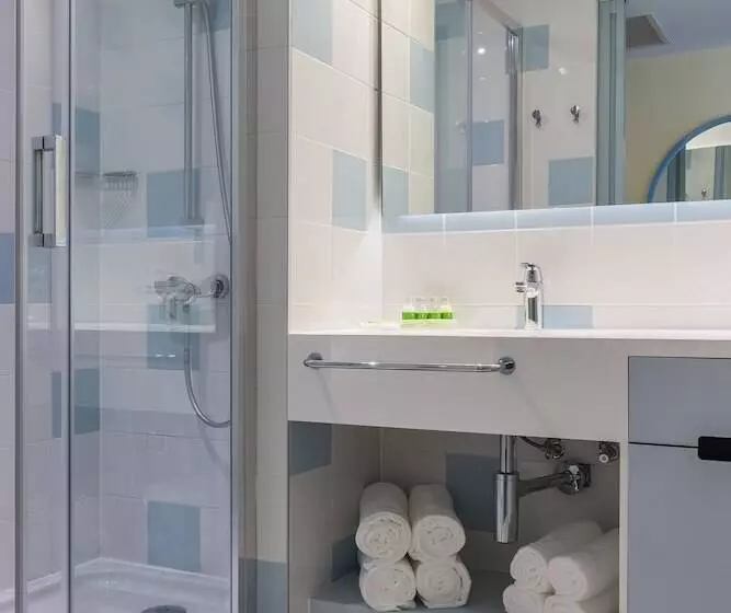 اتاق خانوادگی تودرتو, Amadria Park Kids Hotel Andrija