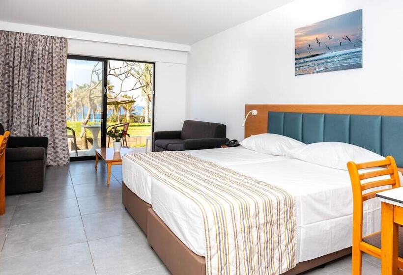 Студия Стандарт Вид на Море, Helios Bay Hotel And Suites