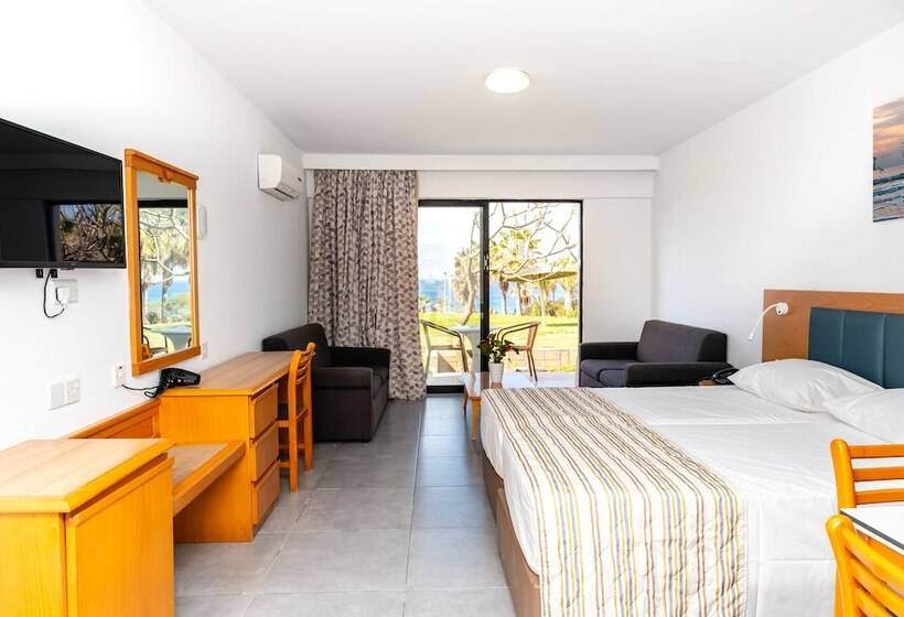 Студия Стандарт Вид на Море, Helios Bay Hotel And Suites