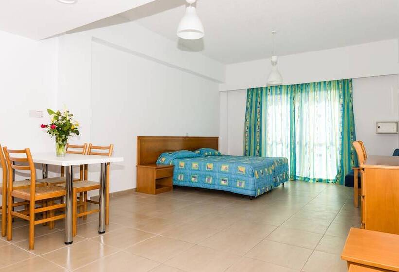 Студия Стандарт Вид на Море, Helios Bay Hotel And Suites