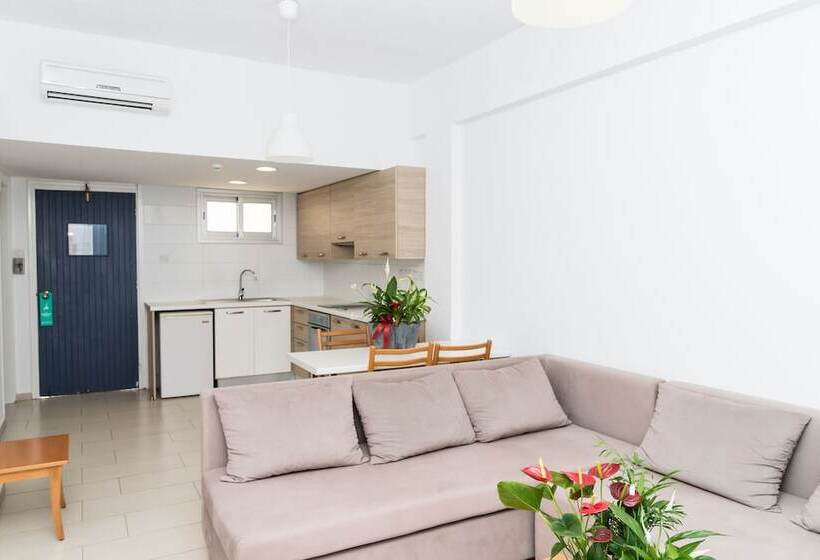 Семейный Номер, Helios Bay Hotel And Suites