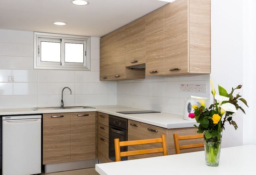 Семейный Номер, Helios Bay Hotel And Suites