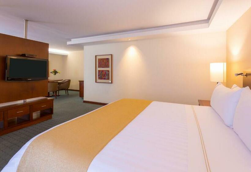 Полулюкс, Ghl Hotel Capital