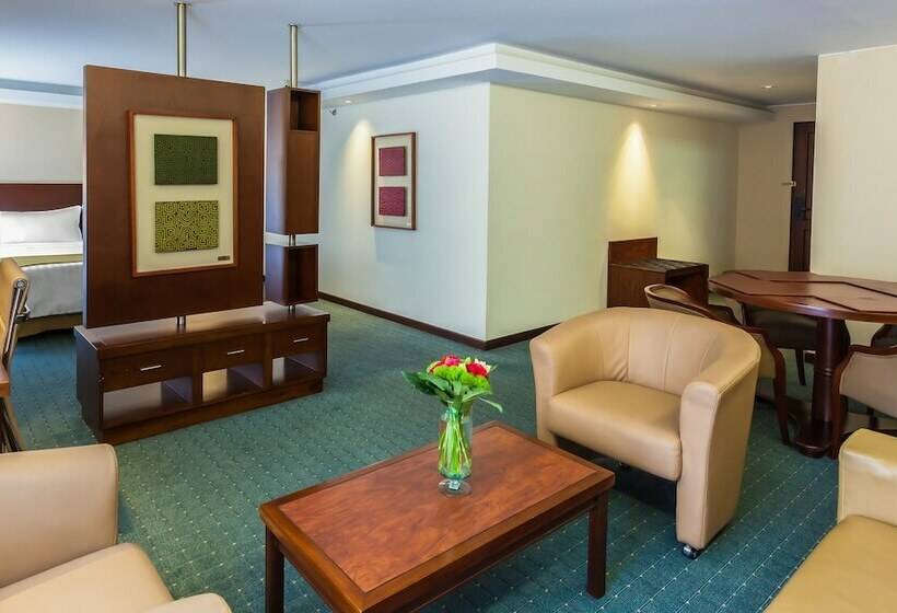 Полулюкс, Ghl Hotel Capital