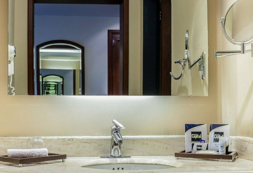 Полулюкс, Ghl Hotel Capital