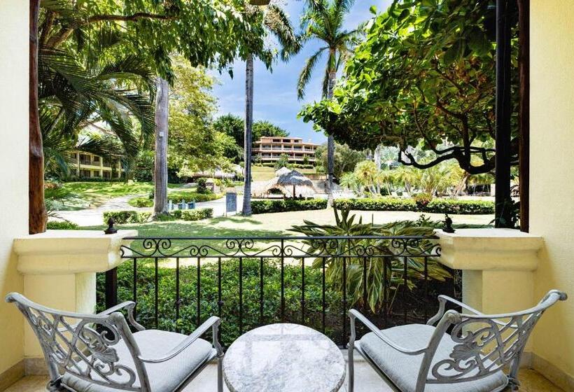 Семейный Номер Вид на Бассейн, Tamarindo Diria Beach Resort