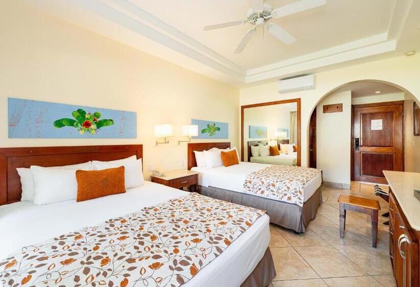 Семейный Номер Вид на Бассейн, Tamarindo Diria Beach Resort