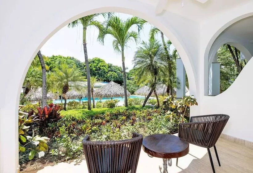プールビュースタンダードルーム, Tamarindo Diria Beach Resort