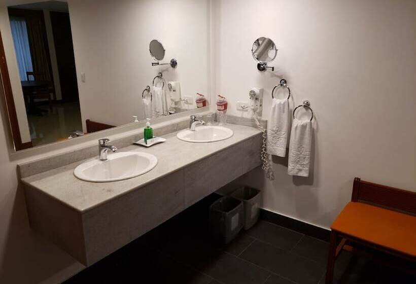 غرفة تنفيذية, Torre De Cali Plaza