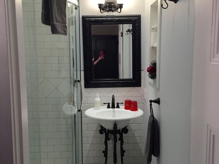 行政房间, West End Guest House