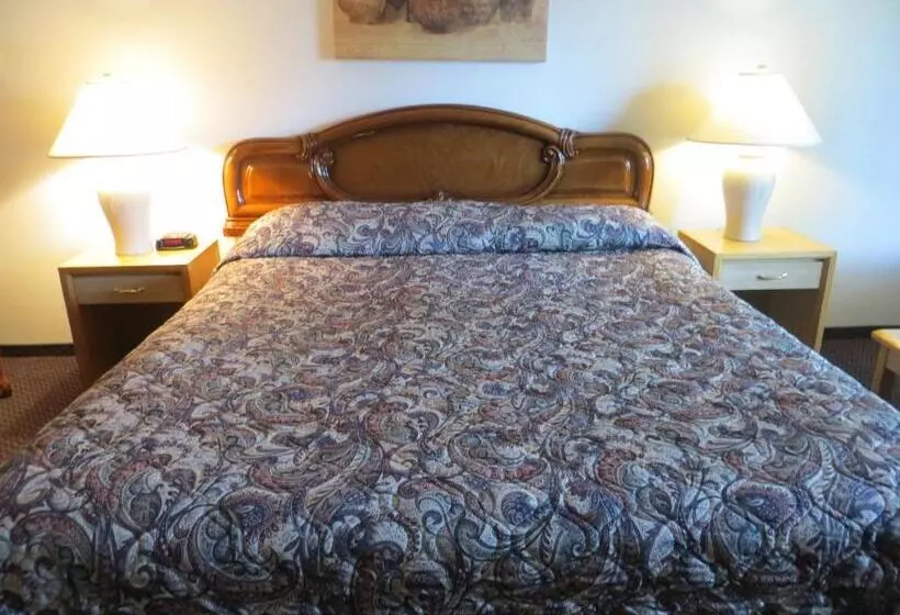 キングサイズベッドのスタンダードルーム, Skagit Motel