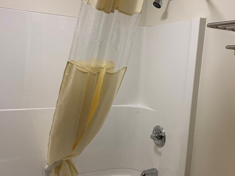 غرفه قياسيه سريرين مزدوجين, Westway Inn Motel