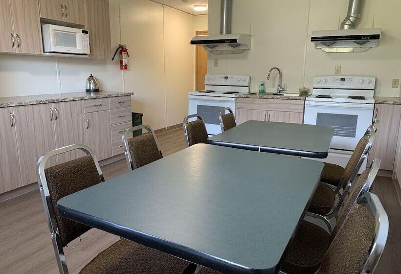 غرفه قياسيه سريرين مزدوجين, Westway Inn Motel