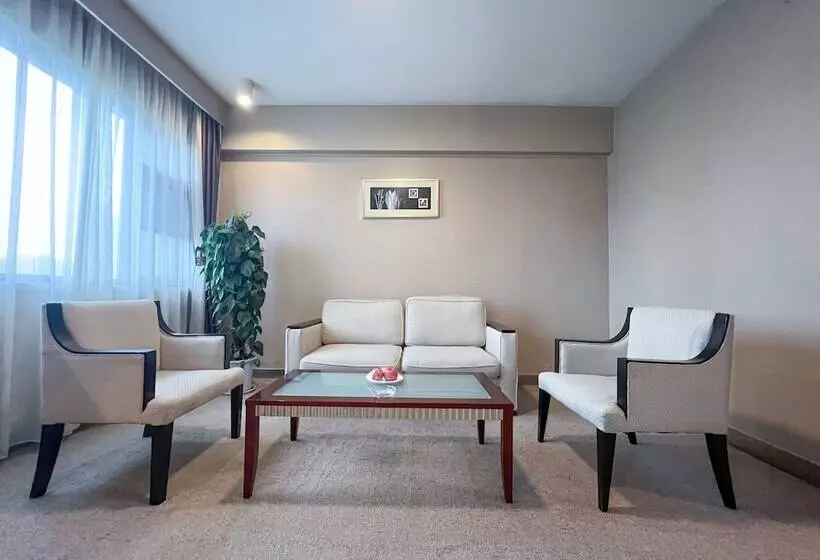 سوییت, Holiday Inn Express Zhengzhou Zhongzhou, An Ihg
