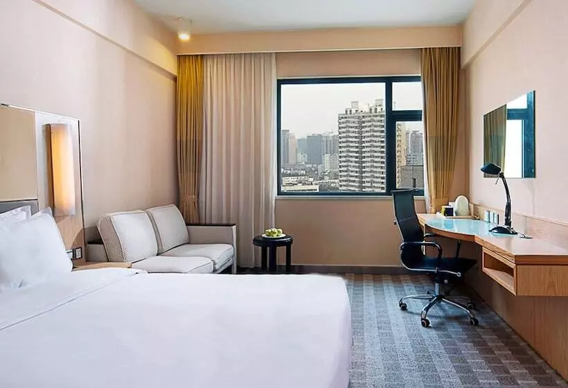 سوییت, Holiday Inn Express Zhengzhou Zhongzhou, An Ihg