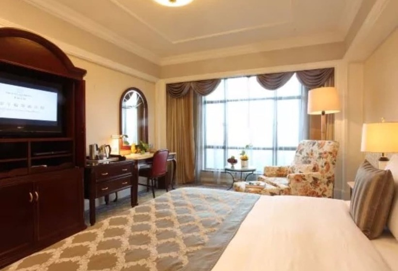 Номер бизнес-класса, Green Lake