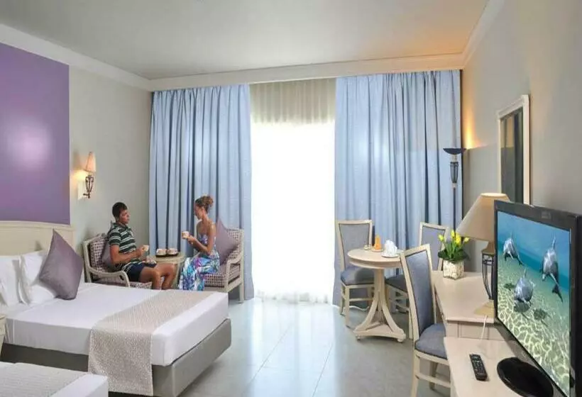 اتاق لوکس با چشم‌انداز باغ, Concorde El Salam Sharm El Sheikh Front
