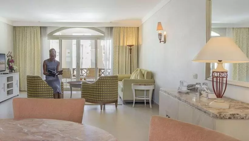 اتاق لوکس با چشم‌انداز باغ, Concorde El Salam Sharm El Sheikh Front