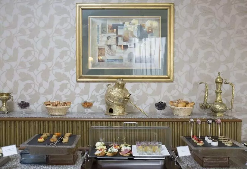 اتاق اجرایی, Le Passage Cairo Hotel & Casino