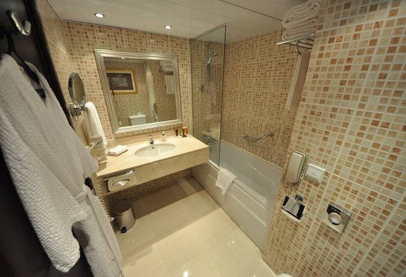 سوییت لوکس, Le Passage Cairo Hotel & Casino