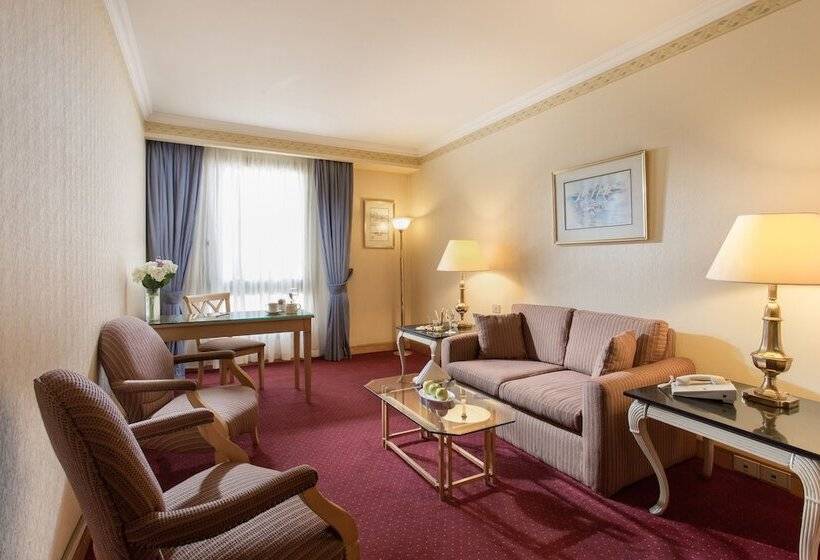 سوییت لوکس, Le Passage Cairo Hotel & Casino