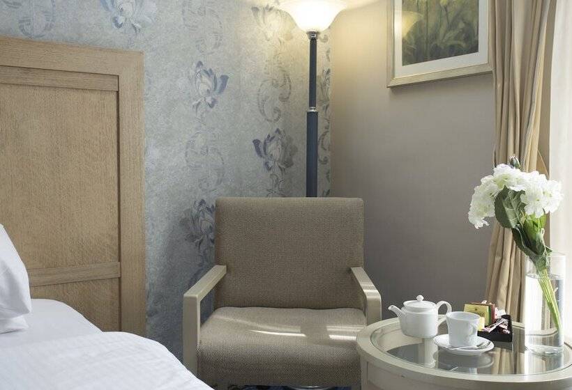 اتاق استاندارد با چشم‌انداز استخر, Le Passage Cairo Hotel & Casino