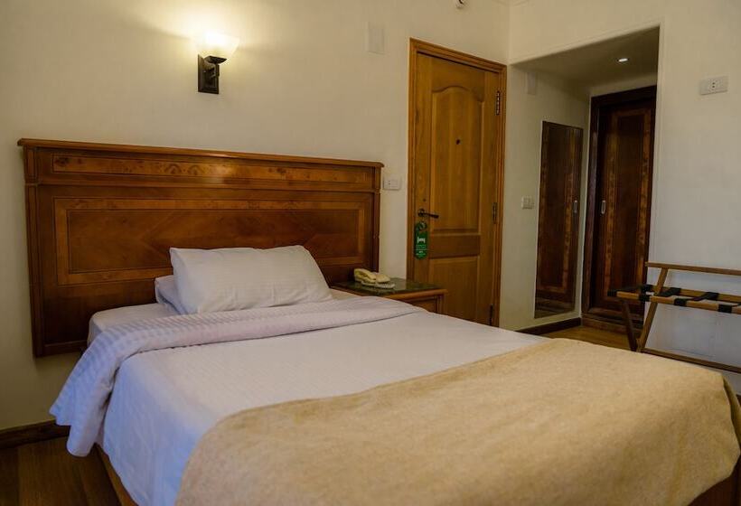 اتاق استاندارد یک نفره, Royal Marshal