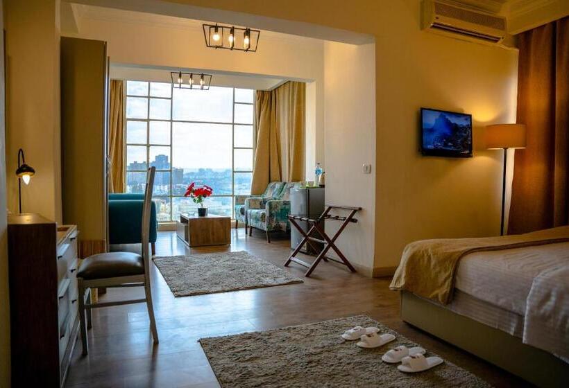 Suite with Terrace, Royal Marshal