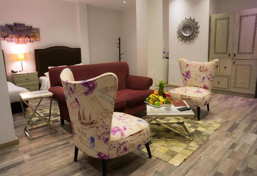 Suite with Terrace, Royal Marshal