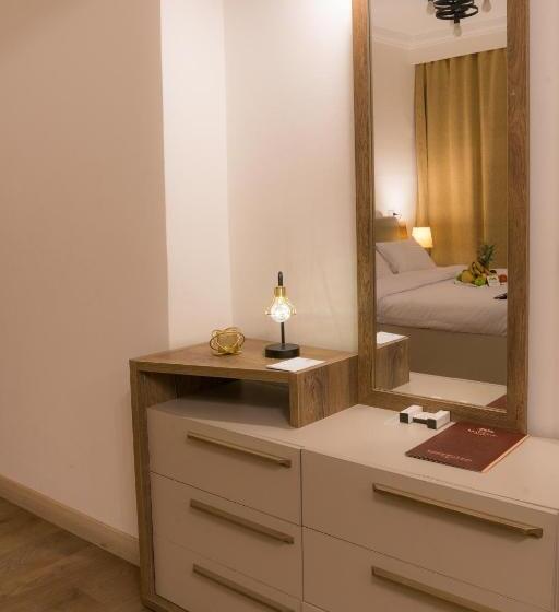 Suite with Terrace, Royal Marshal