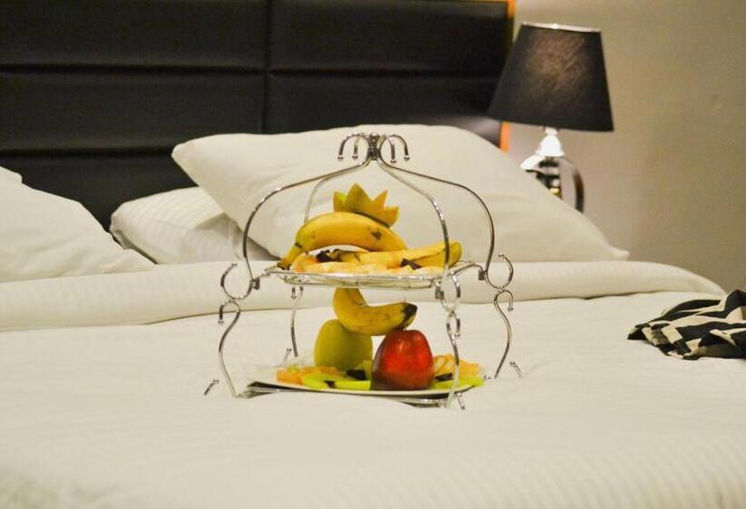 Suite with Terrace, Royal Marshal