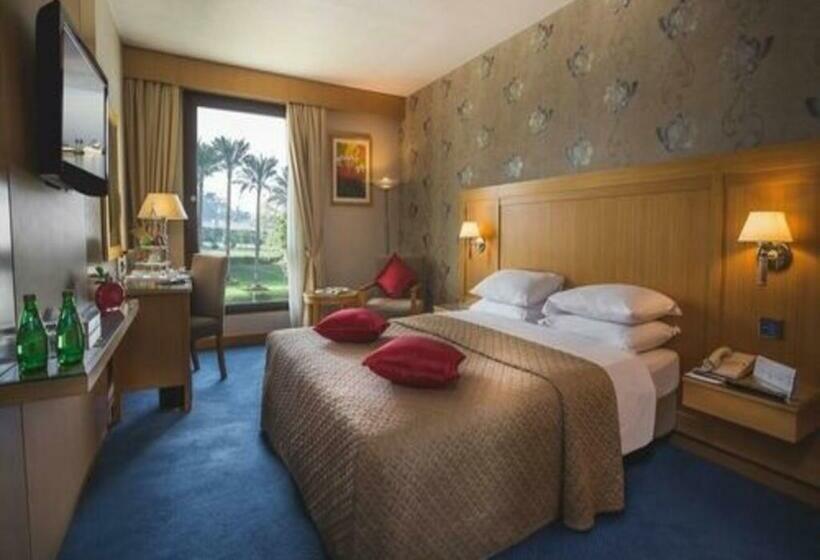 اتاق اجرایی, Le Passage Cairo Hotel & Casino