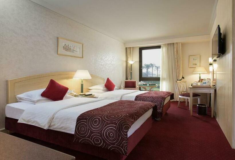 اتاق استاندارد با چشم‌انداز باغ, Le Passage Cairo Hotel & Casino