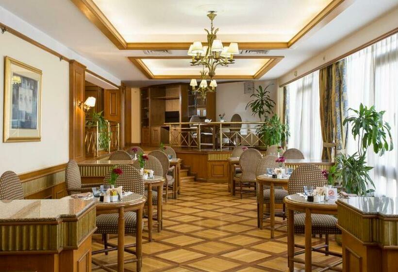 اتاق اجرایی, Le Passage Cairo Hotel & Casino