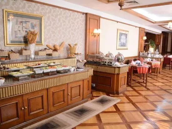 سوییت لوکس, Le Passage Cairo Hotel & Casino