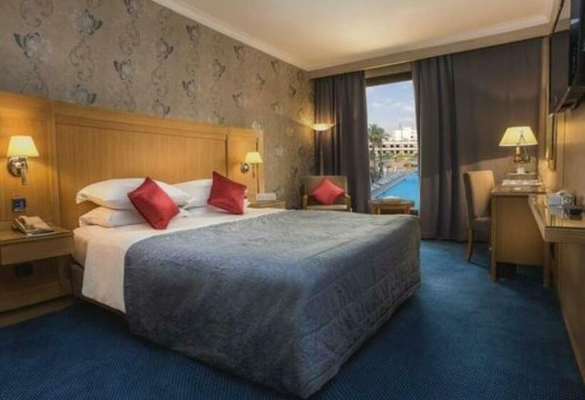 اتاق استاندارد با چشمانداز استخر, Le Passage Cairo Hotel & Casino