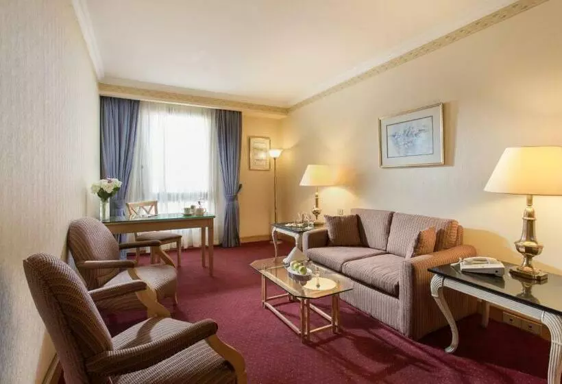 سوییت لوکس, Le Passage Cairo Hotel & Casino